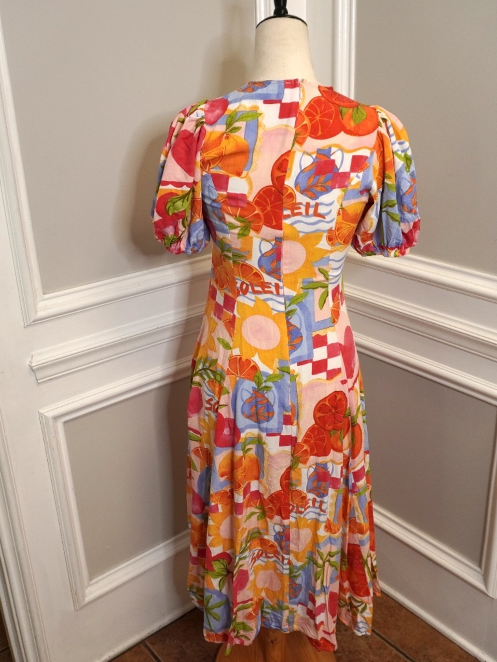 White Closet Elements Floral Fruit Midi Dress, Size XS - Picture 4 of 6